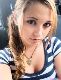 Amateur nude hot chick